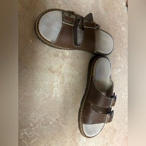 Women sandals size 6